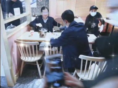 宣城市委書記來到宣城萬達如意餛飩店就餐，為餐飲業恢復堂食宣導